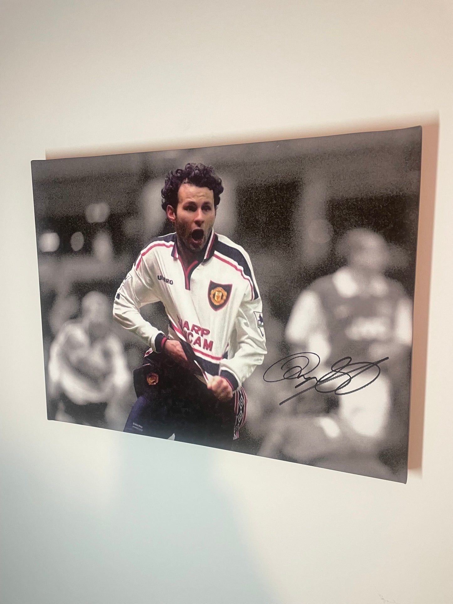 Ryan Giggs Signed Manchester United 1999 Canvas Celebration 16x12