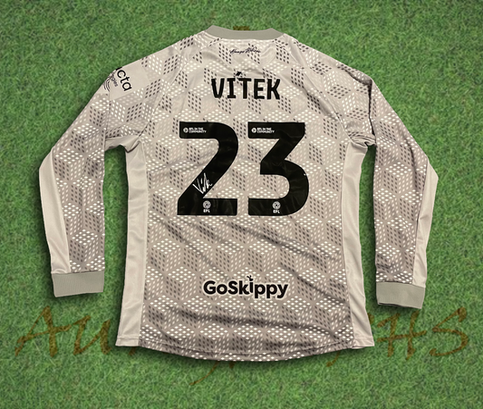 Radek Vitek Signed Bristol City Football Club 2025/26 Goalkeeper Shirt-Signed Shirt-ZCL Autographs-Large-ZCL Autographs